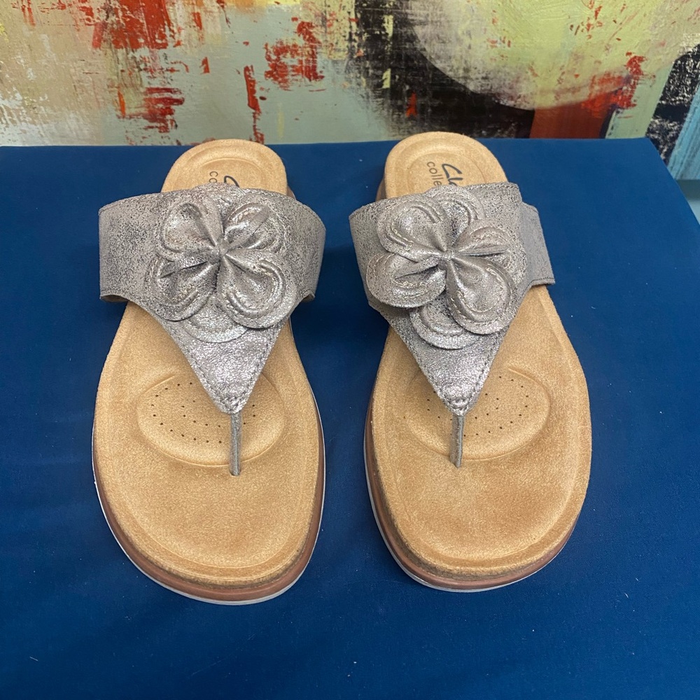 Clarks Women's Brynn Style Flat Sandal with Floral Detail - Picture 2 of 7